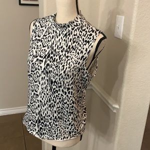 Olivia Rae black& white top